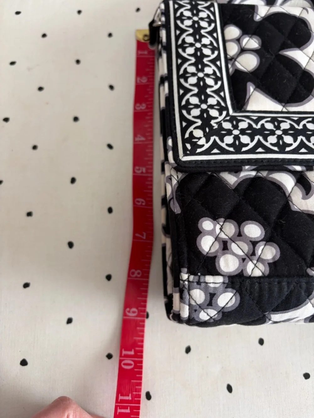 Vera Bradley Black & White Quilted Floral Crossbody - Picture 9 of 11